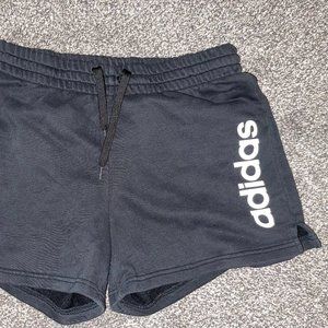 ADIDAS ESSENTIALS SLIM LOGO SHORTS SIZE XL